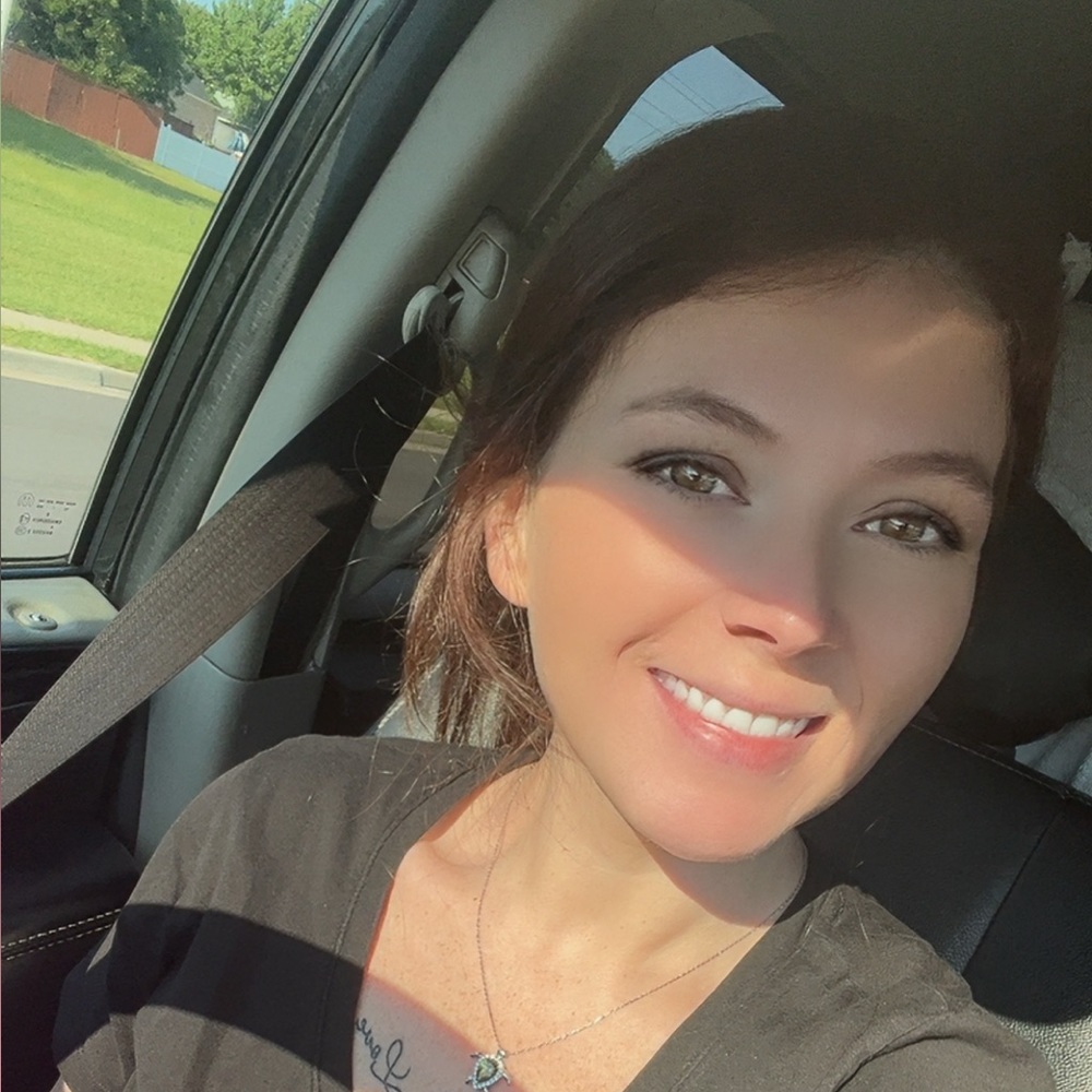 Meet your Posher, Crystalyn